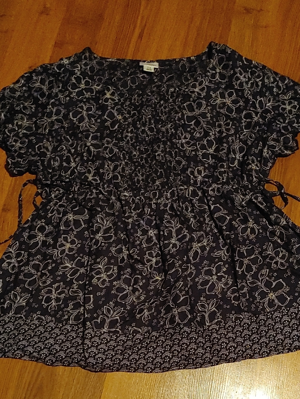 Motherhood Maternity Navy Floral Tie-Front Top Sz 1X